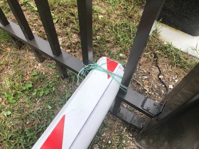 Barrier Arm-connected-to-gate-2 Barrier Arm-connected-to-gate-2